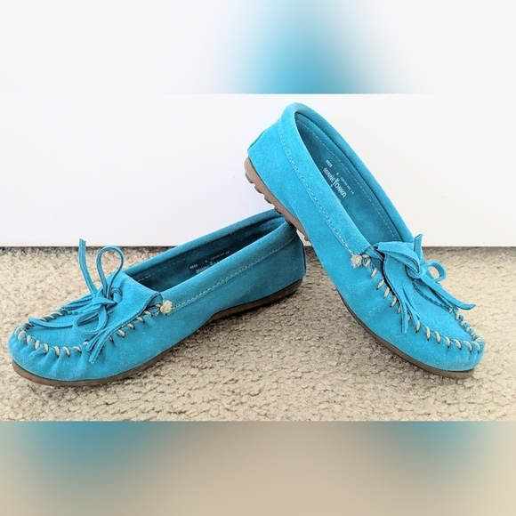 Minnetonka Shoes - Turquoise Minnetonka Size 8